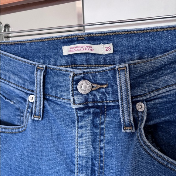 Levi's High Waisted Taper Jeans - Picture 4 of 12
